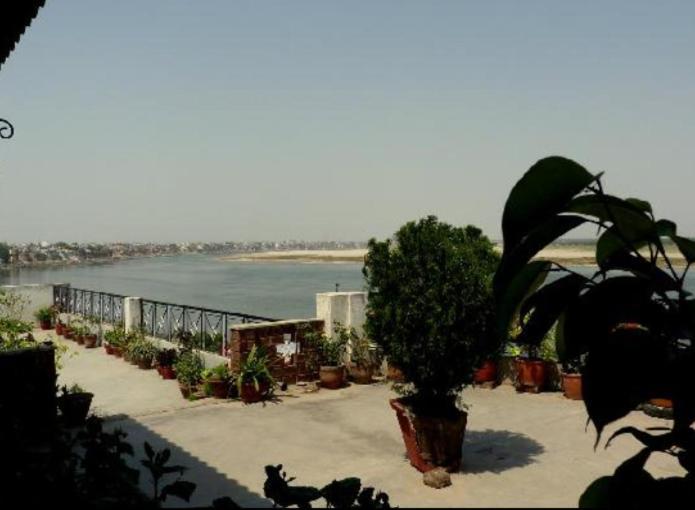 ורנאסי Rahul Guest House מראה חיצוני תמונה
