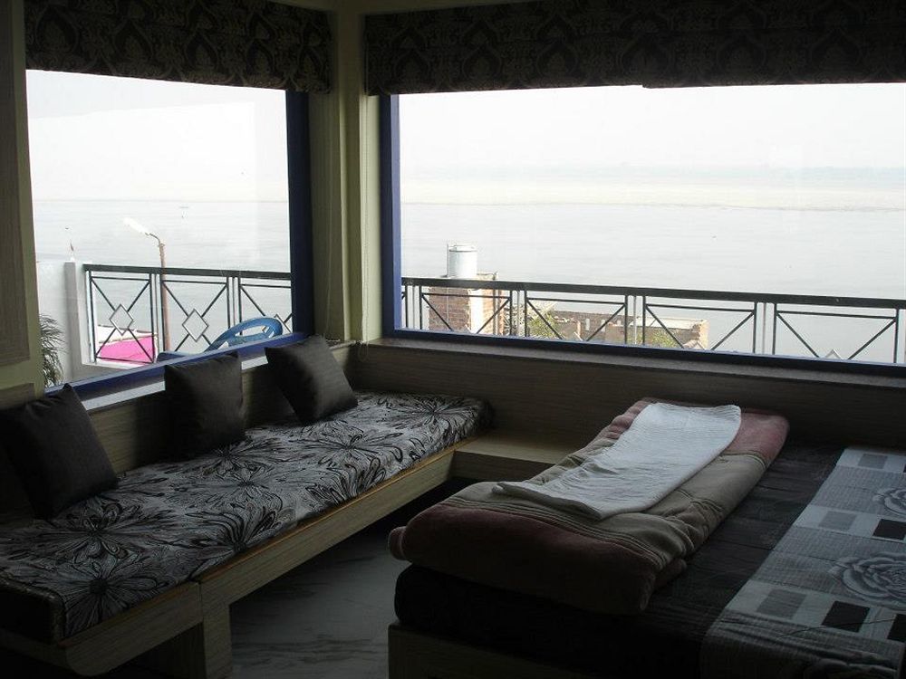 ורנאסי Rahul Guest House מראה חיצוני תמונה