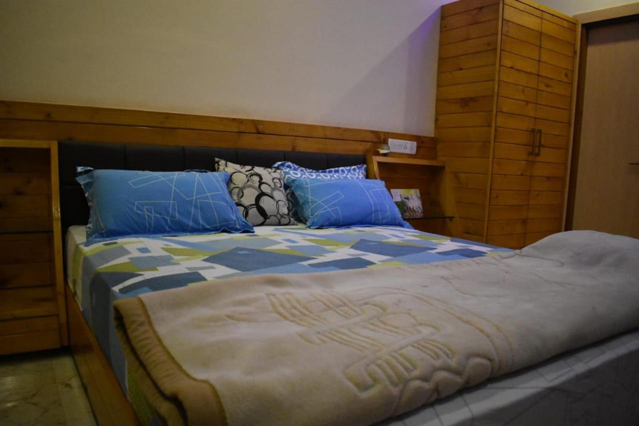 ורנאסי Rahul Guest House מראה חיצוני תמונה